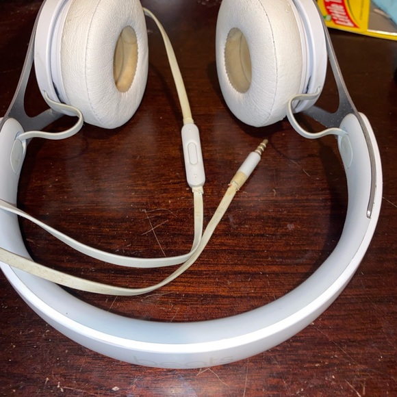 Authentic Beats by Dre - Picture 4 of 5